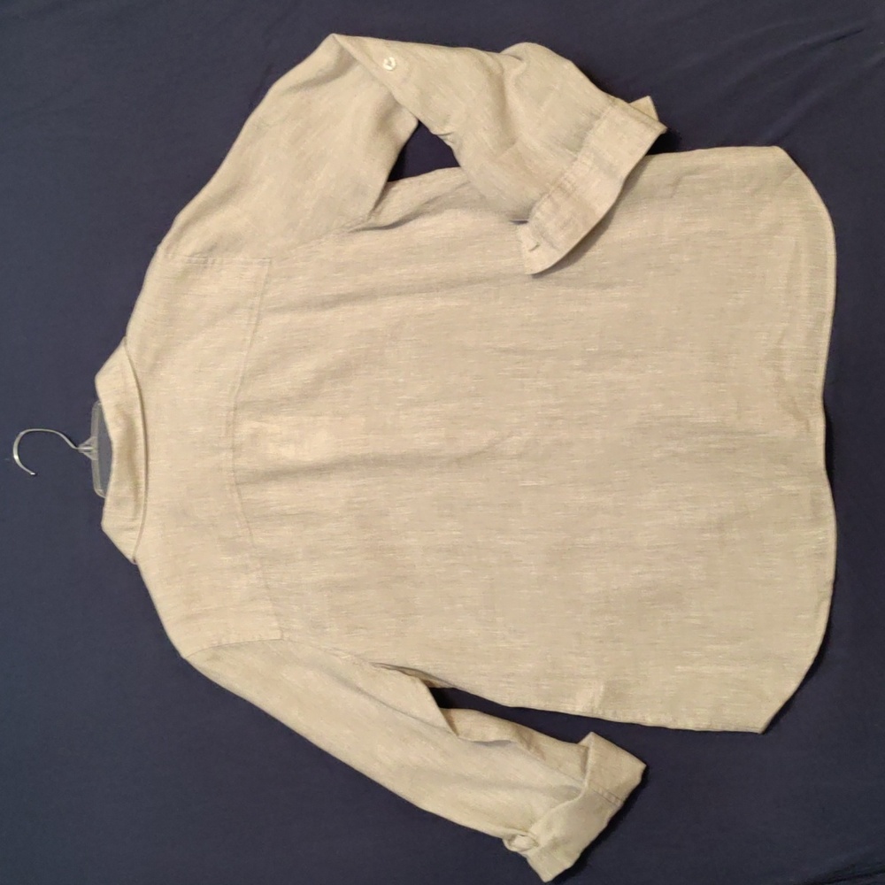 Chico’s No-Iron 100% Linen Roll Tab 3/4 Sleeve Button down shirt in dove grey - Picture 7 of 11